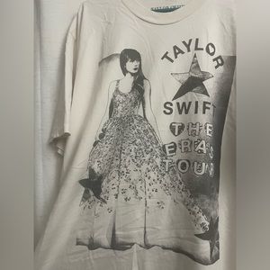 NWOT Taylor Swift The Eras Tour Photo Oversized T-Shirt Size XL